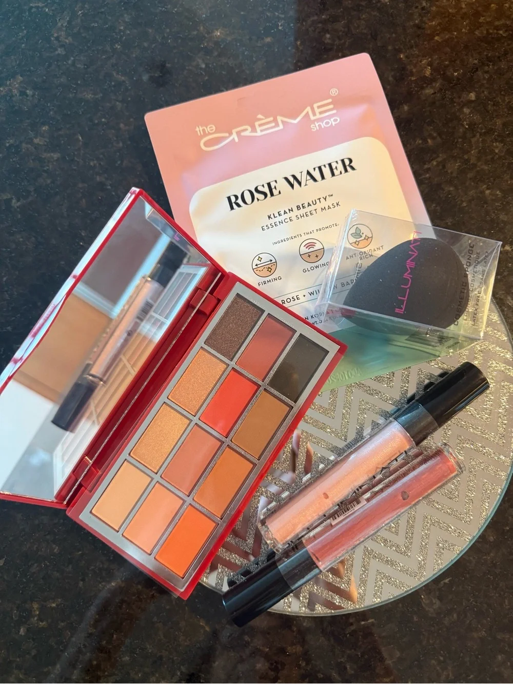 #209 LIP GLOSS, EYE PALLET, BLENDER AND MASK